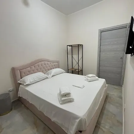 Valentino House Vico Mattonelle 48 Napoli