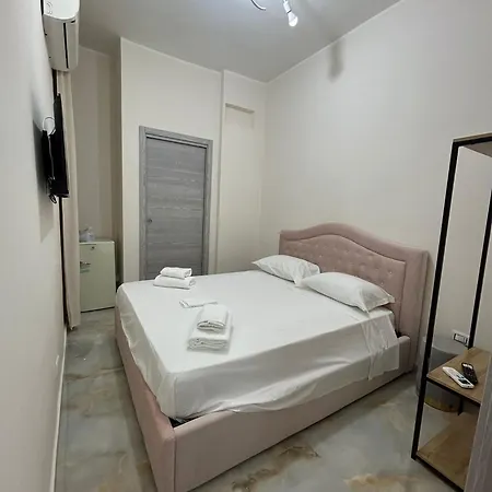 Valentino House Vico Mattonelle 48 * Napoli